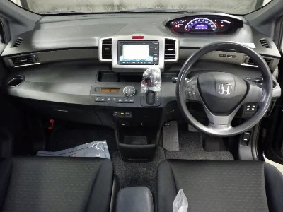HONDA FREED SPIKE