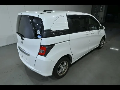 HONDA FREED SPIKE