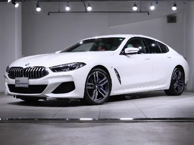 BMW 8 SERIES