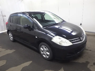 NISSAN TIIDA