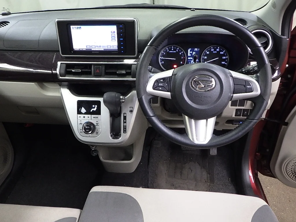 Daihatsu Cast  с аукциона в Японии