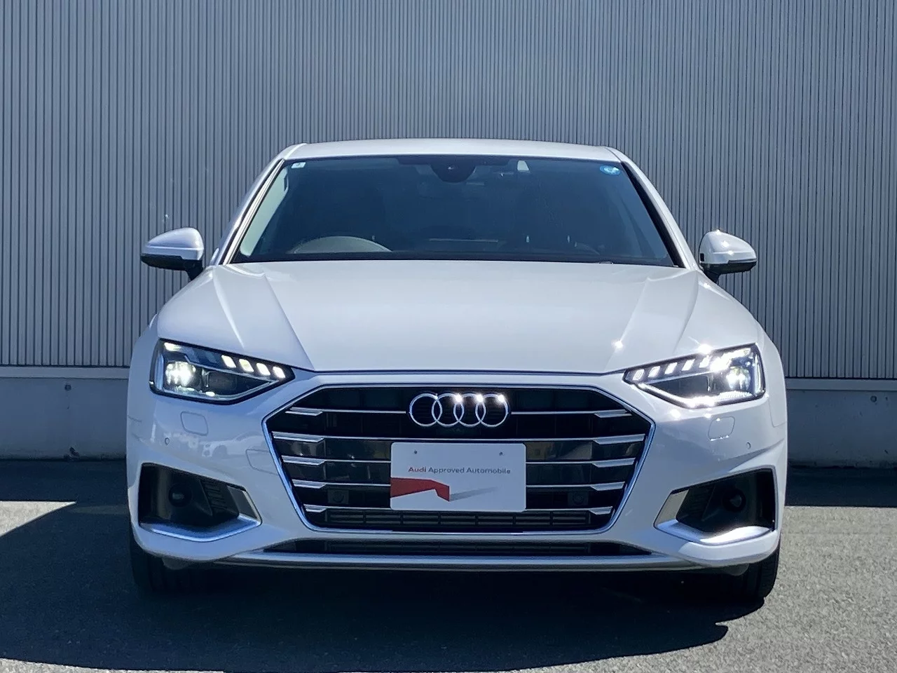 Audi A4  с аукциона в Японии