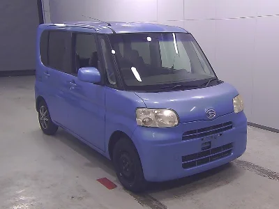 DAIHATSU TANTO 1