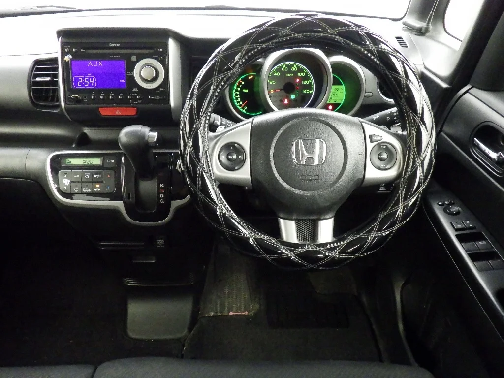 Honda N-Box  с аукциона в Японии