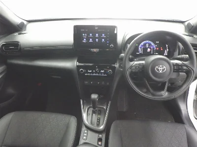 TOYOTA YARIS CROSS 3