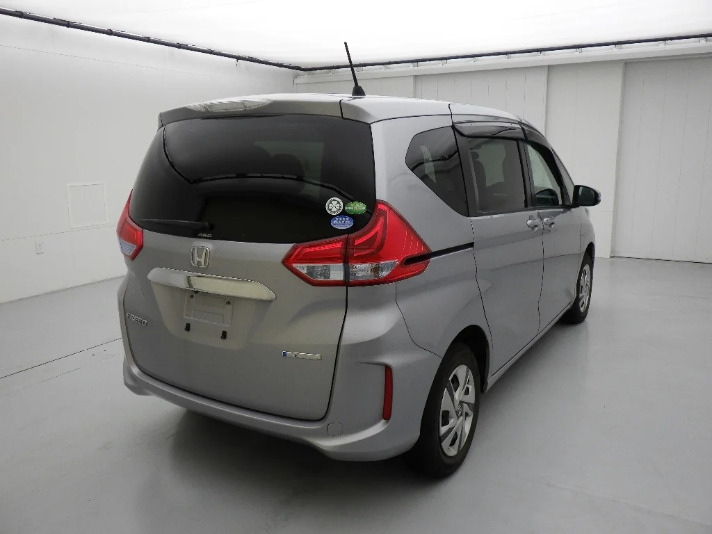 Honda Freed  с аукциона в Японии