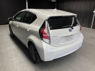 TOYOTA AQUA 2