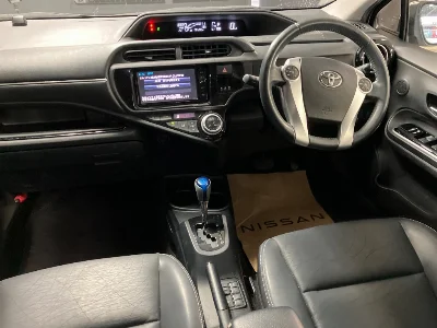 TOYOTA AQUA 3