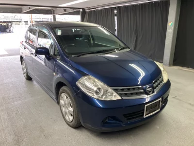 NISSAN TIIDA