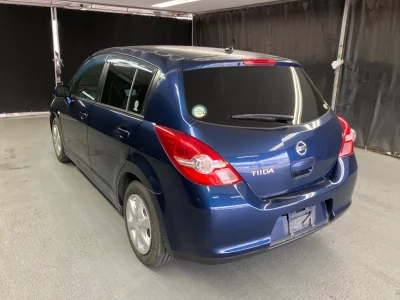 NISSAN TIIDA