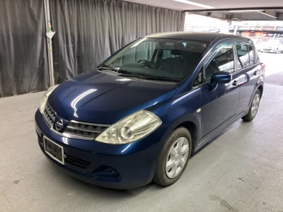 NISSAN TIIDA
