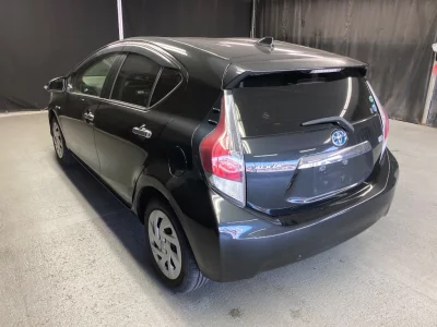 TOYOTA AQUA 2
