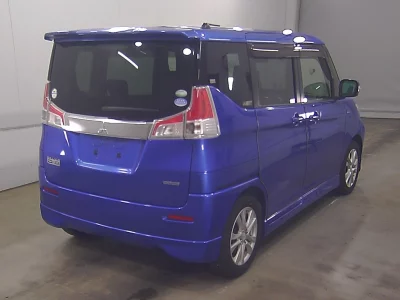 MITSUBISHI DELICA D2