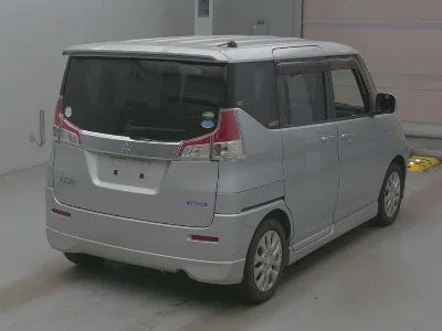 MITSUBISHI DELICA D2