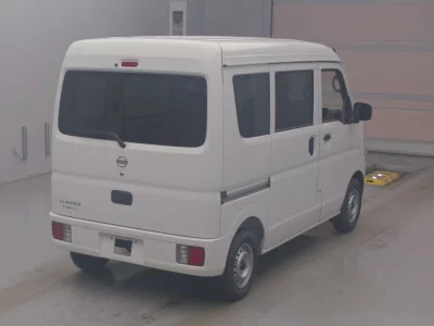 NISSAN CLIPPER VAN