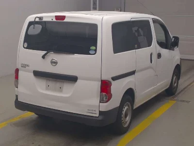 NISSAN NV200