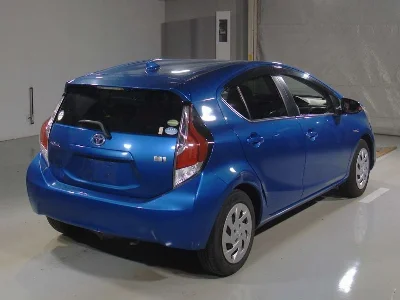 TOYOTA AQUA 2
