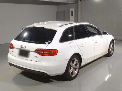 AUDI A4 AVANTE