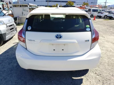 TOYOTA AQUA 2