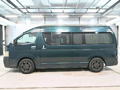 TOYOTA REGIUS VAN