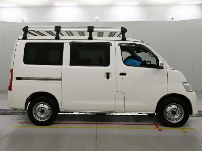 MAZDA BONGO VAN