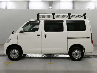 MAZDA BONGO VAN