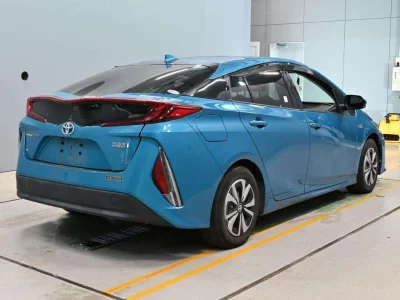 TOYOTA PRIUS PHV