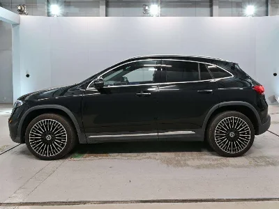 MERCEDES BENZ EQA