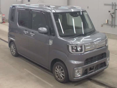 DAIHATSU WAKE