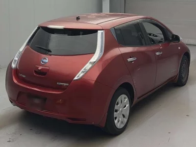 NISSAN LEAF