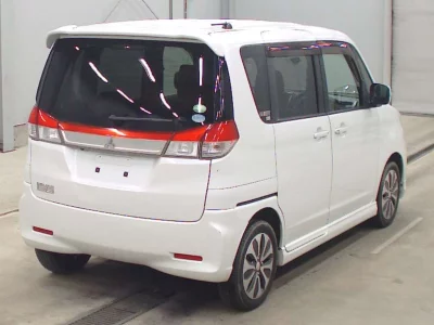 MITSUBISHI DELICA D2