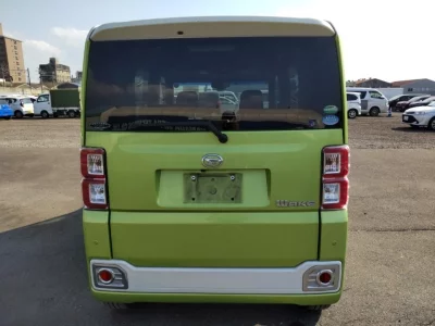 DAIHATSU WAKE