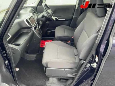 MITSUBISHI DELICA D2