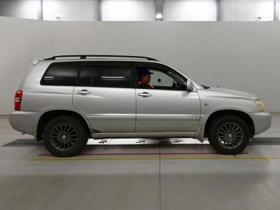 Toyota Kluger V