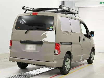 NISSAN NV200