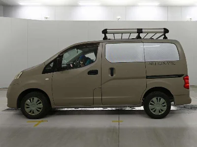 NISSAN NV200