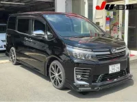 Цена авто Toyota Voxy с аукционов Японии, номер кузова ZRR80W, пробег 100 000, оценка 2