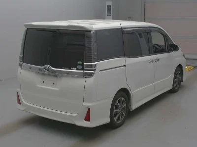 Статистика аукционов Toyota Voxy