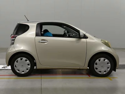 TOYOTA IQ