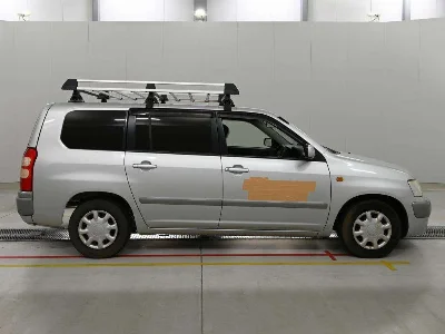 TOYOTA SUCCEED