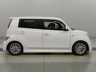 TOYOTA BB