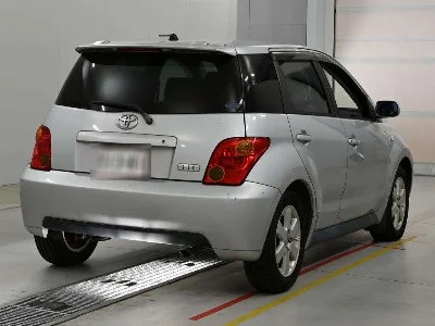 TOYOTA IST
