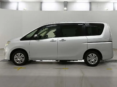 NISSAN SERENA 4