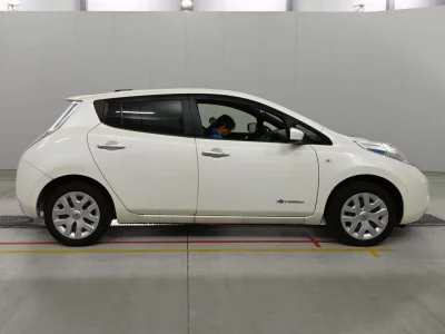 NISSAN LEAF 3
