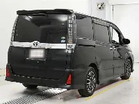 Цена авто Toyota Voxy с аукционов Японии, номер кузова ZRR80W, пробег 150 000, оценка 8