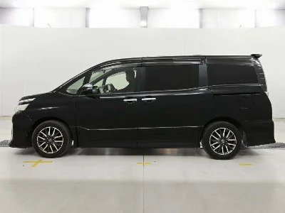 Статистика аукционов Toyota Voxy