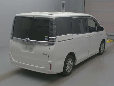 Статистика аукционов Toyota Voxy