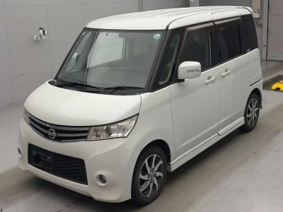NISSAN ROOX 1