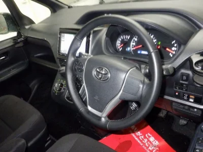 Статистика аукционов Toyota Voxy