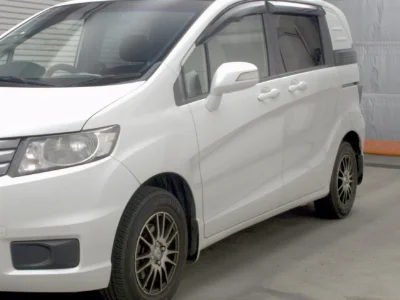 HONDA FREED SPIKE